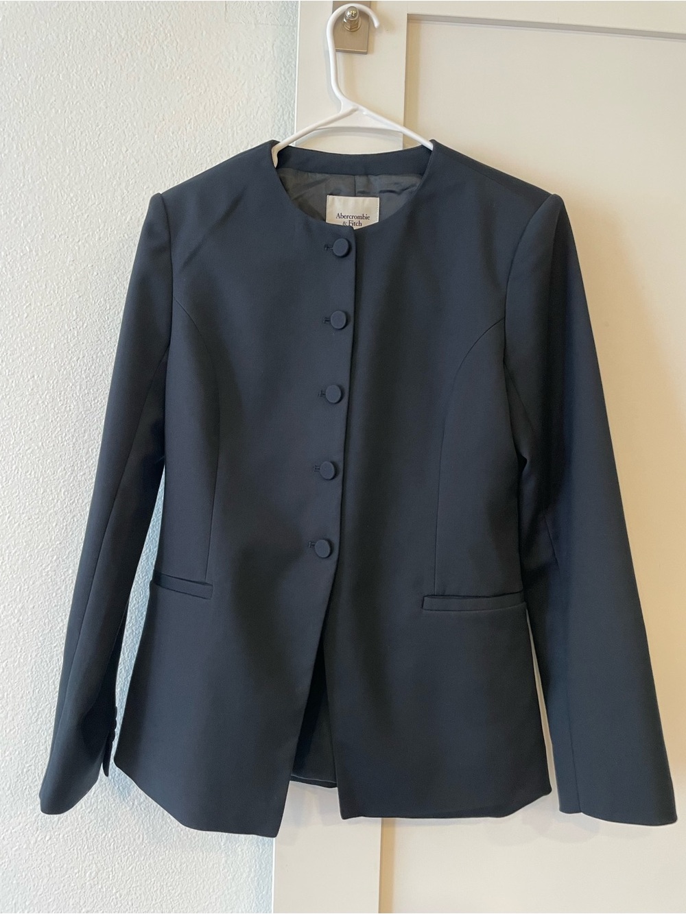 Abercrombie & Fitch Women's Black Collarless Button-Front Blazer